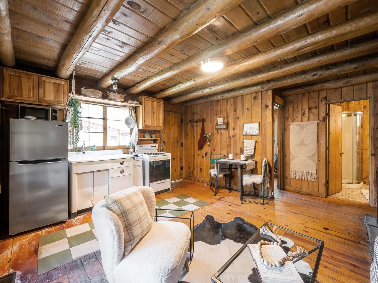 6533 S Brook Forest Rd - Photo 2 of 21