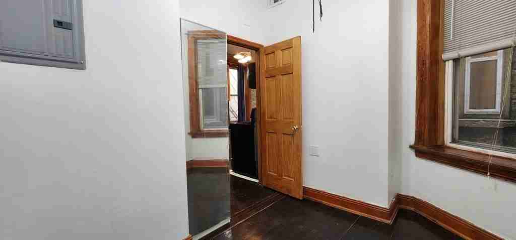 1016 W Cullerton St #3 - Photo 7 of 14