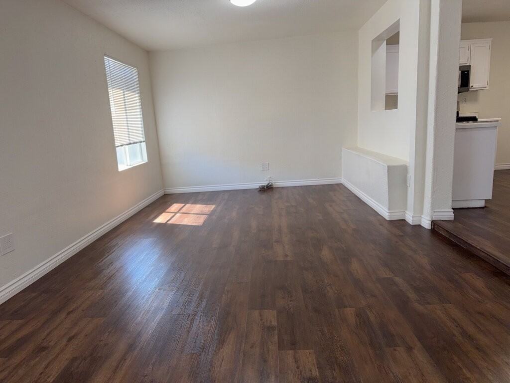 1037 Milestone Ave - Photo 4 of 19