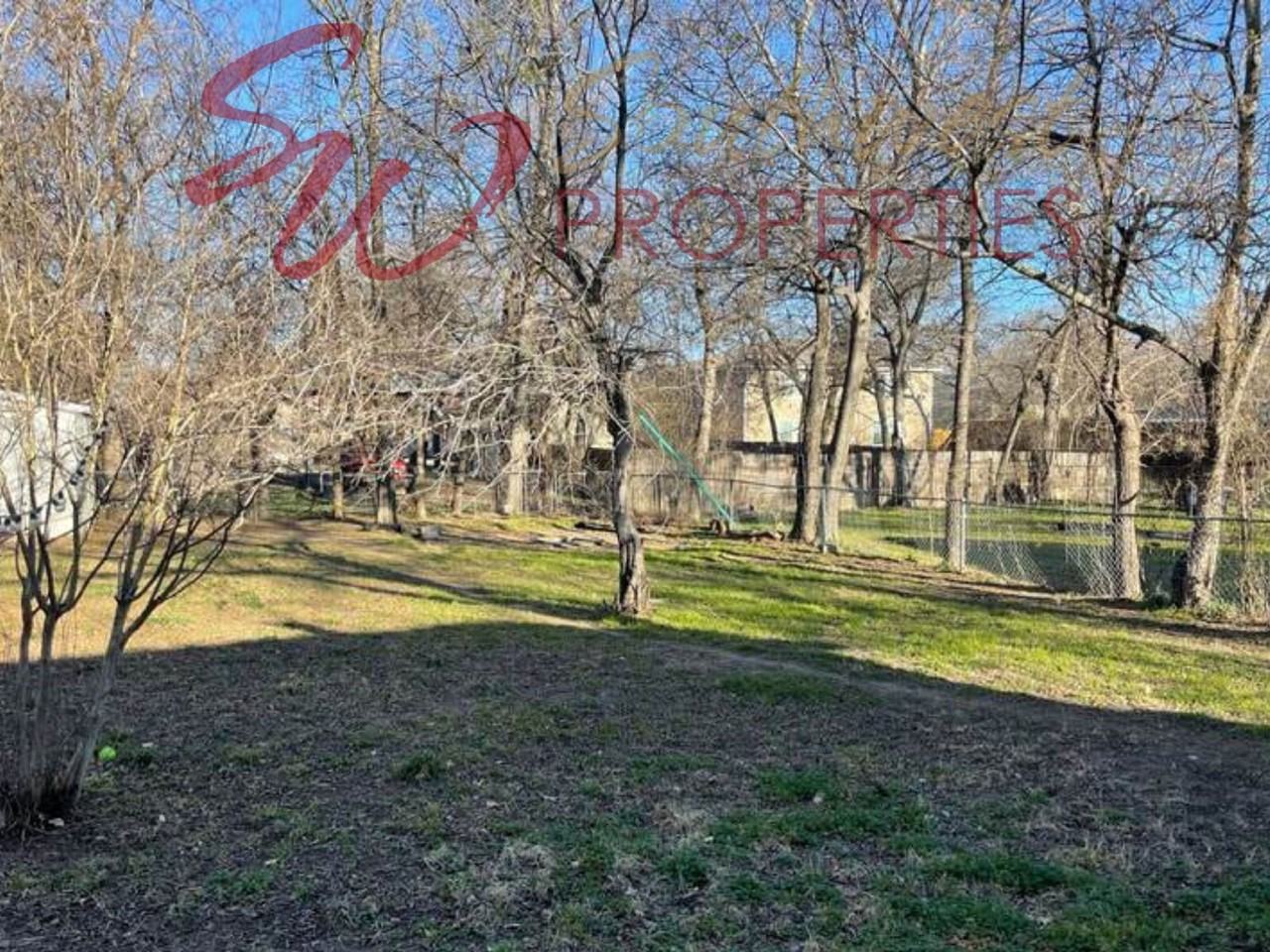 1029 W Green St - Photo 6 of 6