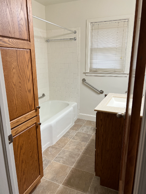 1872 Cedar Pl Apt 2 - Photo 4 of 6