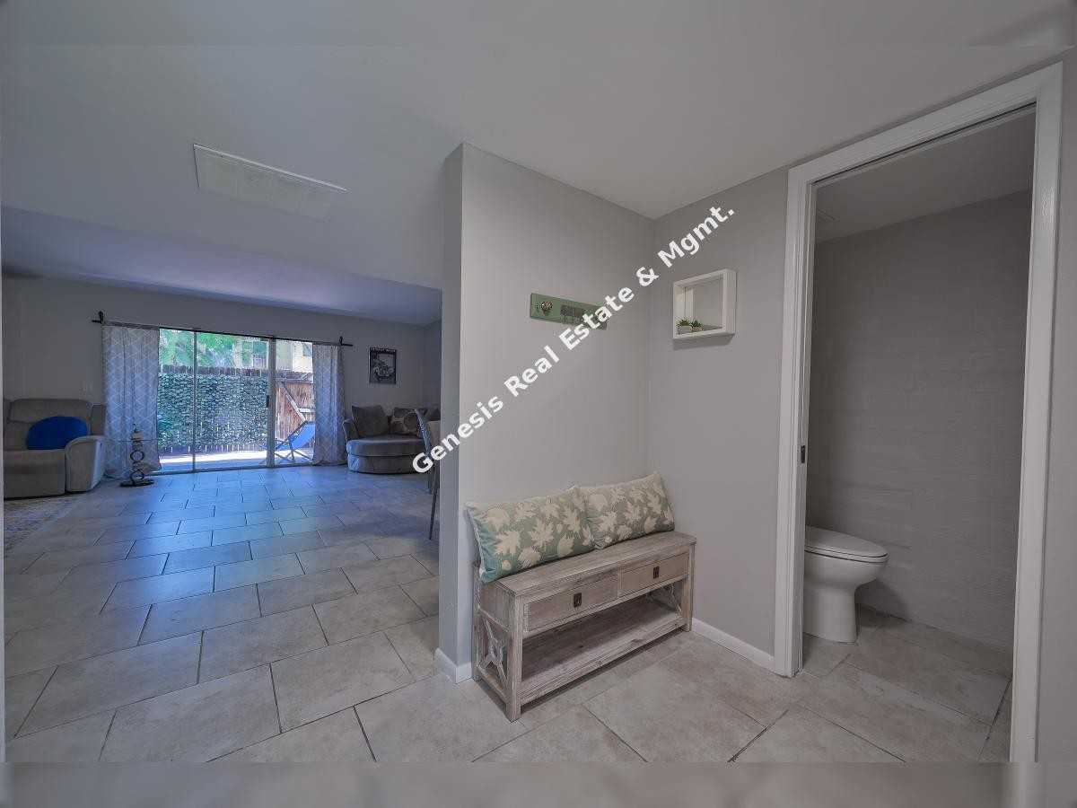 1347 E Fort Lowell Rd Apt E - Photo 2 of 17