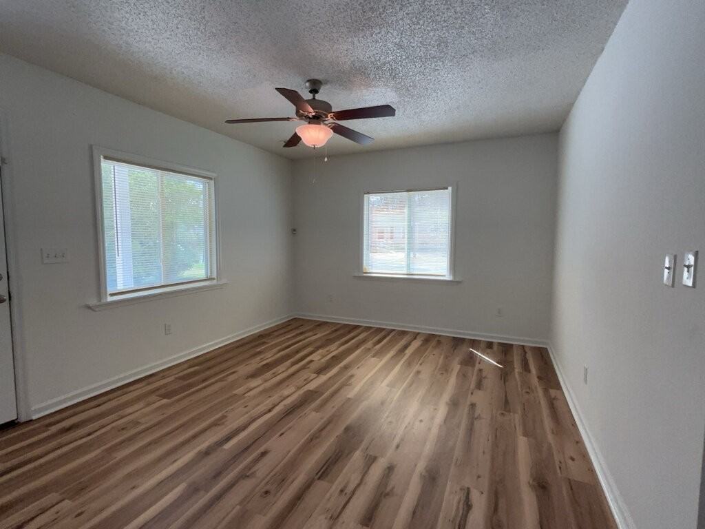 227 Challedon Dr - Photo 5 of 25