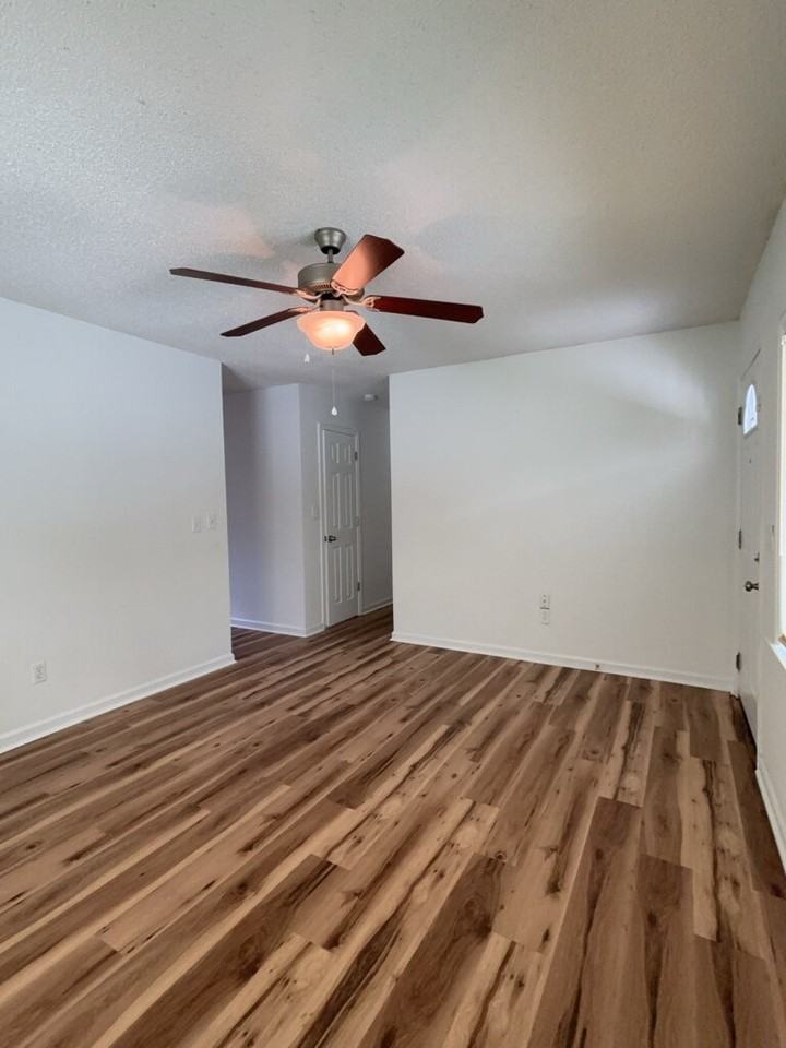 227 Challedon Dr - Photo 6 of 25