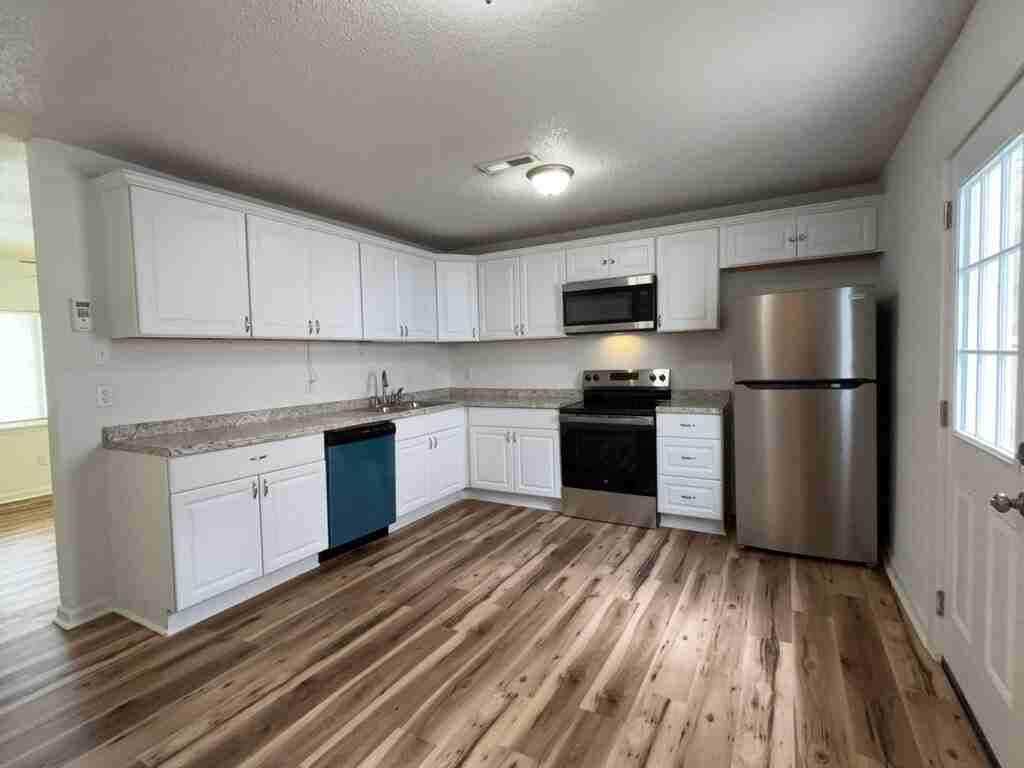 227 Challedon Dr - Photo 7 of 25