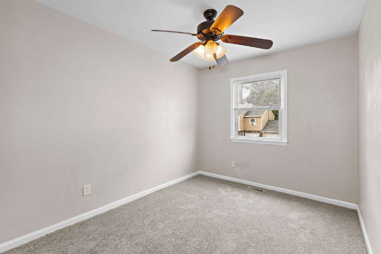 2905 N Radcliffe Ln - Photo 7 of 10