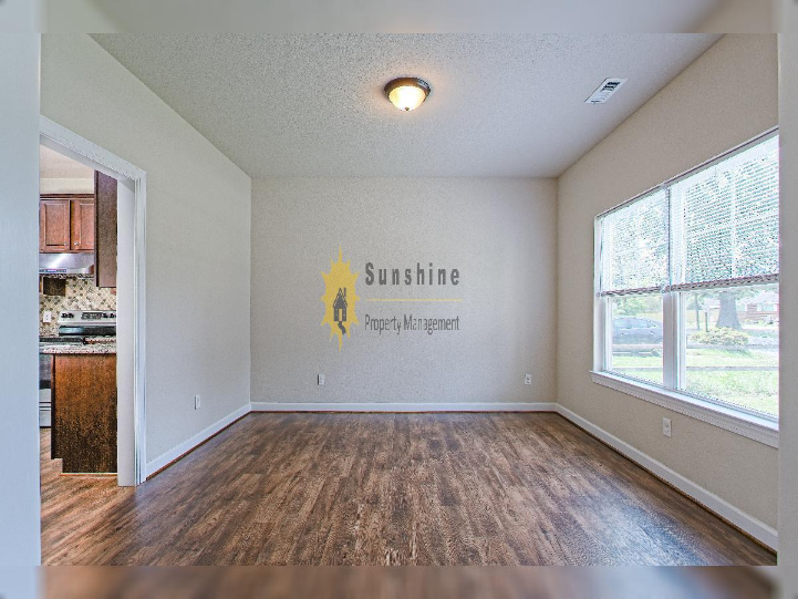 2723 Rodgers St - Photo 4 of 10