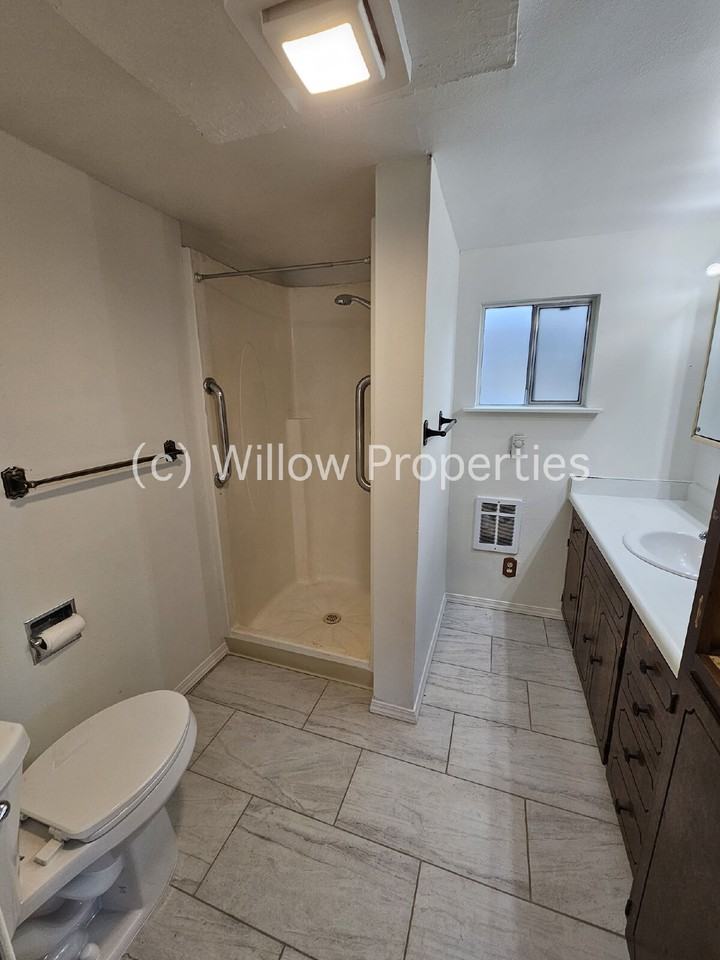 9517 Portland Ave E - Photo 5 of 11