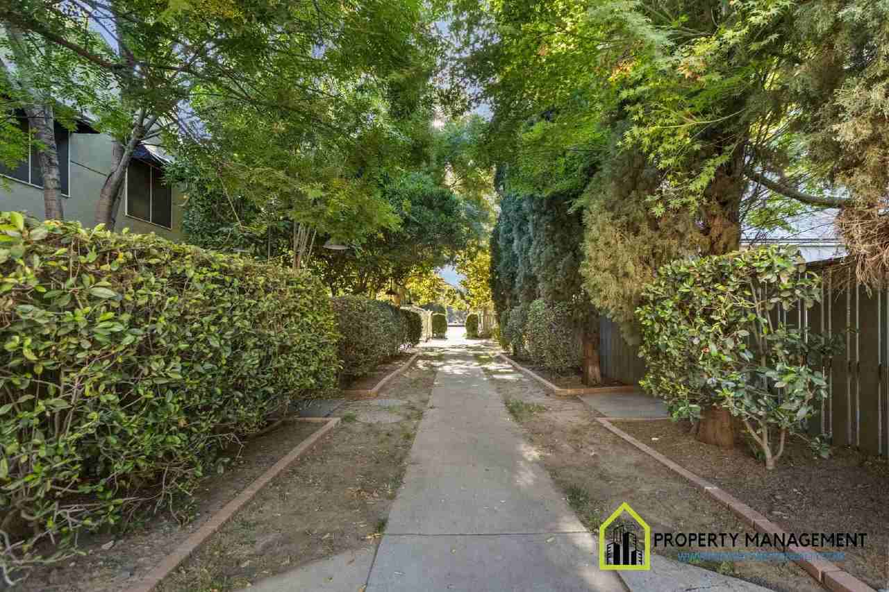 1635 10th St - Photo 4 of 50