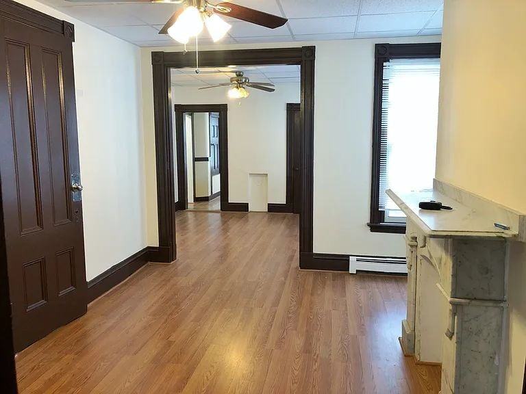 212 Lexington St #2 - Photo 4 of 13