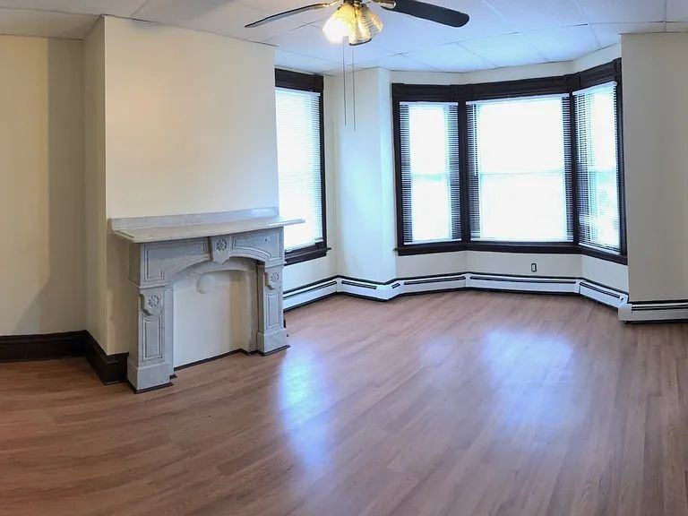212 Lexington St #2 - Photo 7 of 13