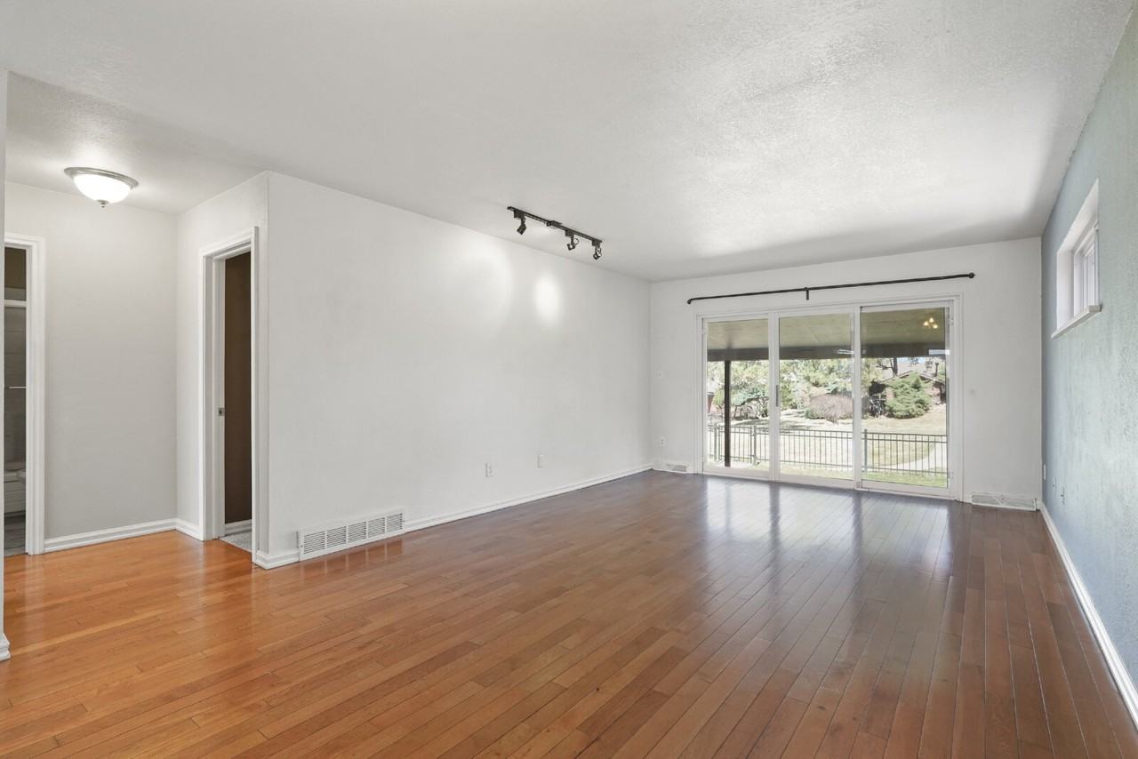 229 E Iliff Ave - Photo 3 of 24