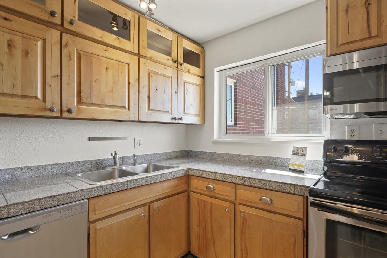 229 E Iliff Ave - Photo 7 of 24