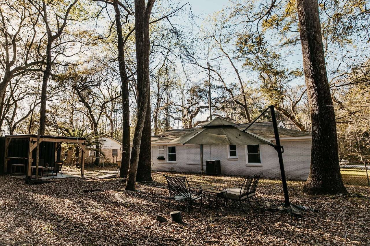 960 Savage Rd - Photo 2 of 34