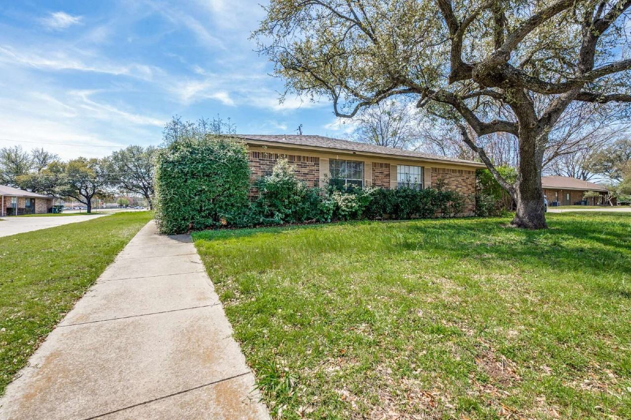 1303 Cordell St - Photo 2 of 26