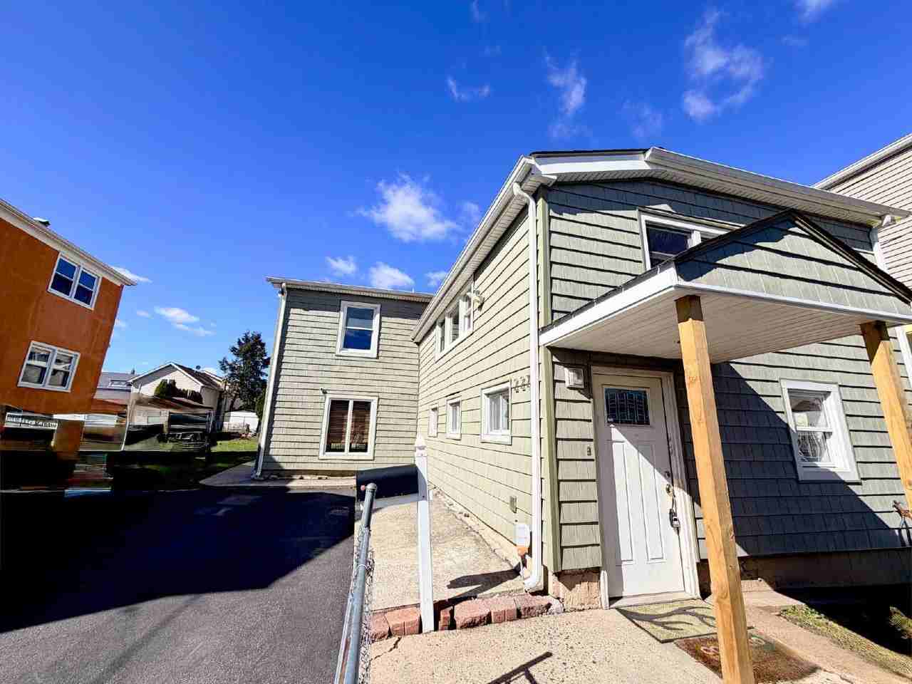 227 Washington Ave - Photo 3 of 32