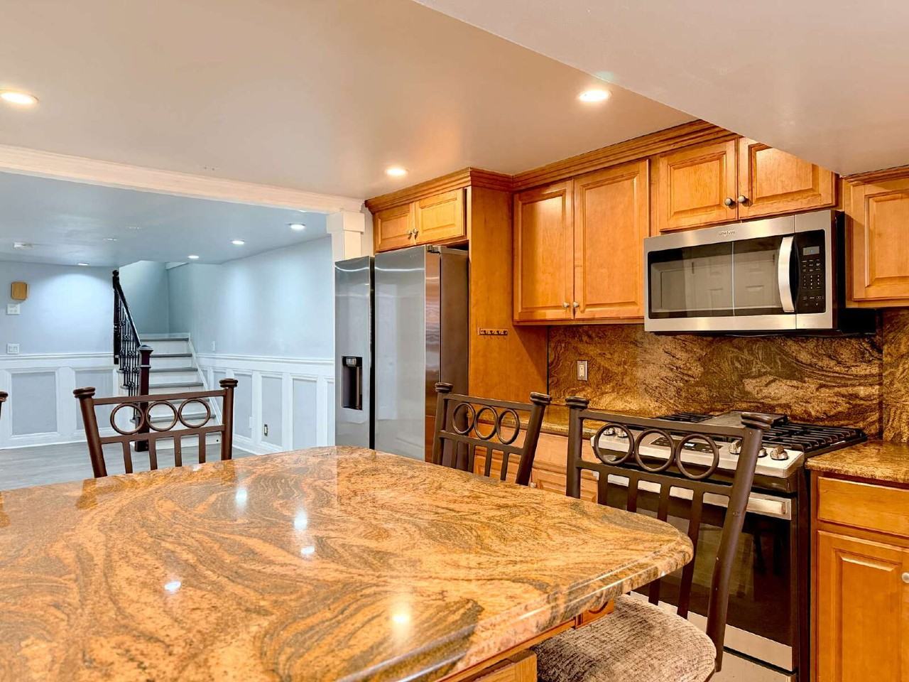 227 Washington Ave - Photo 7 of 32