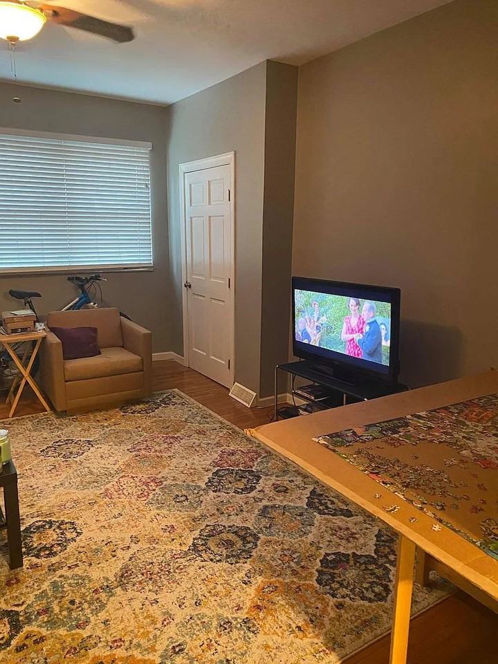 1709 Sarah St - Photo 5 of 31