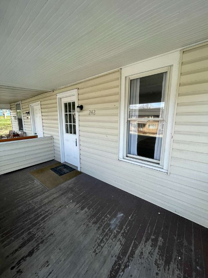 242 Philadelphia St - Photo 3 of 31