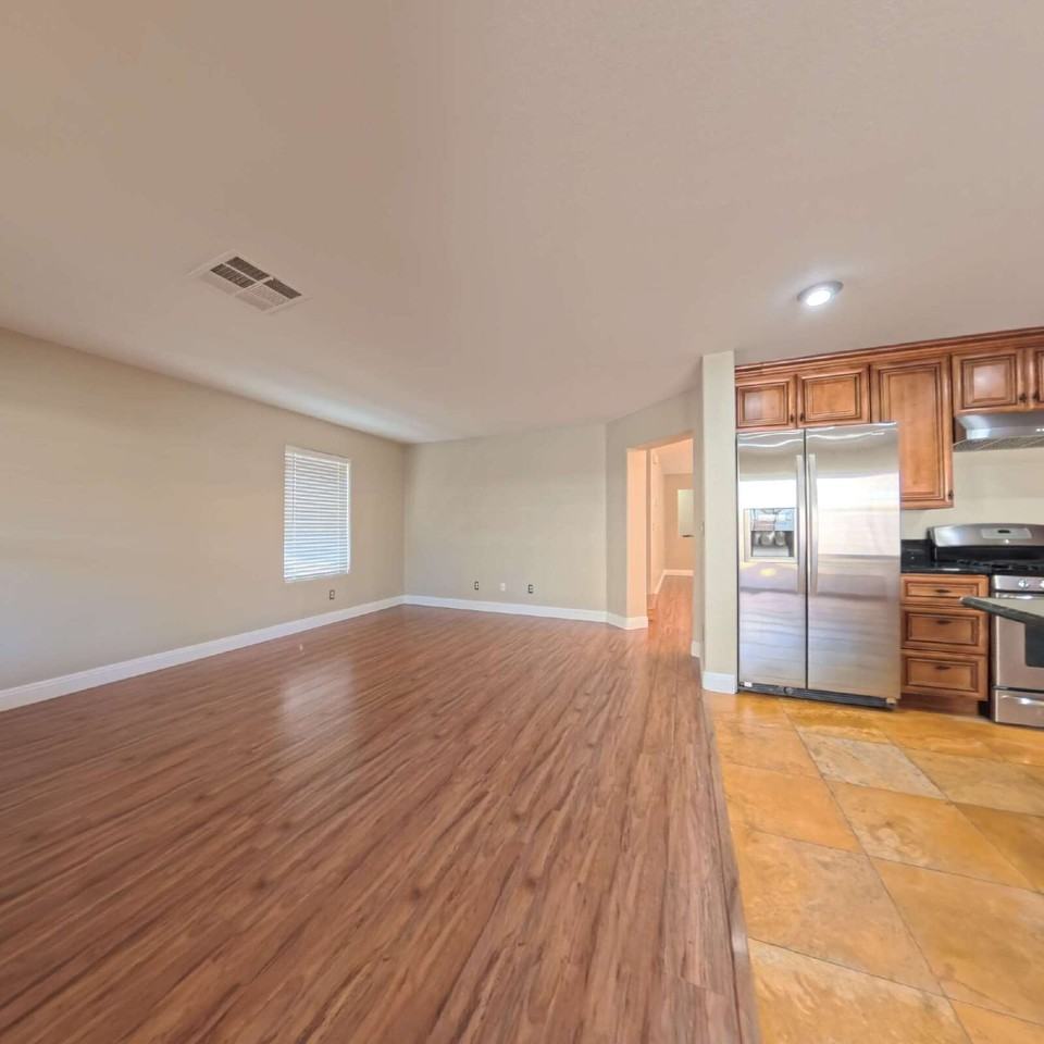 6593 Sunset Pines St - Photo 3 of 50