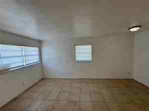 190 S Nekoma Ave - Photo 6 of 14