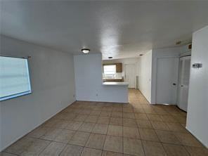 190 S Nekoma Ave - Photo 7 of 14