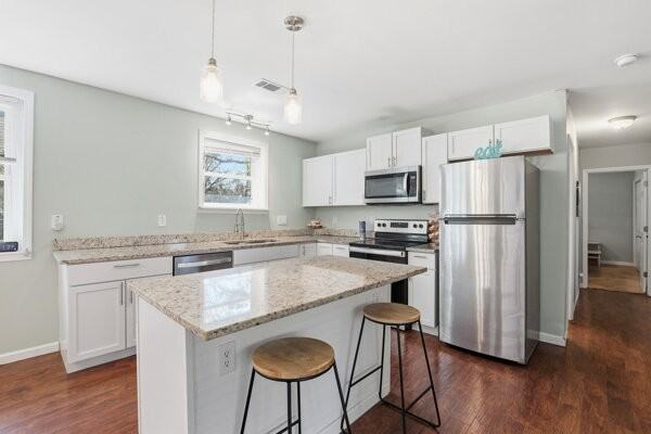 1262 Sea Island Pkwy - Photo 4 of 11