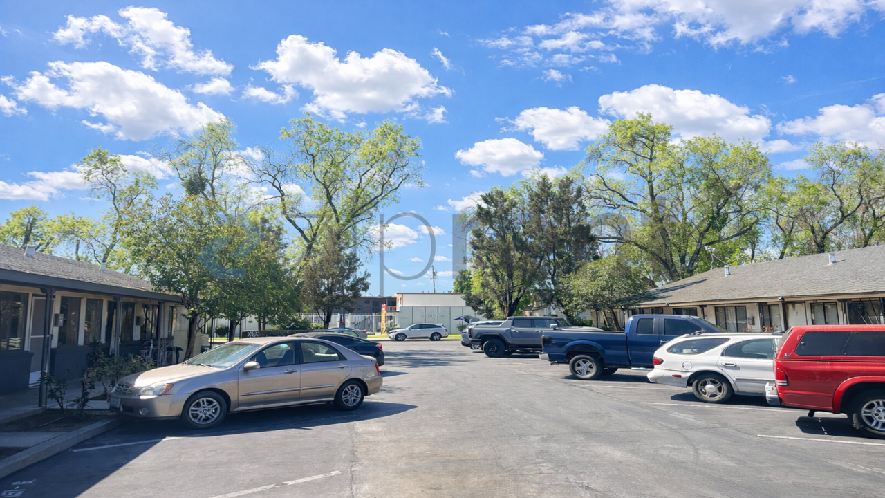 139 W 18th St #8 - Photo 2 of 8