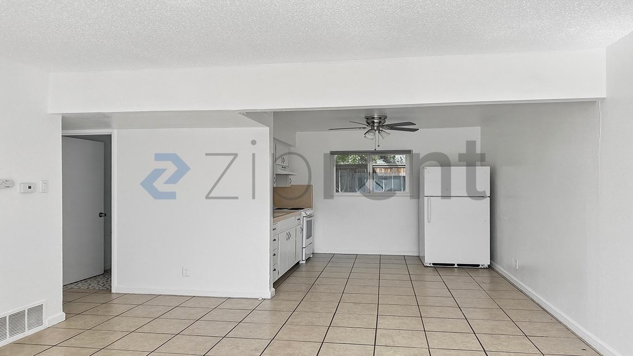 132 W 18th St #2 - Photo 5 of 15