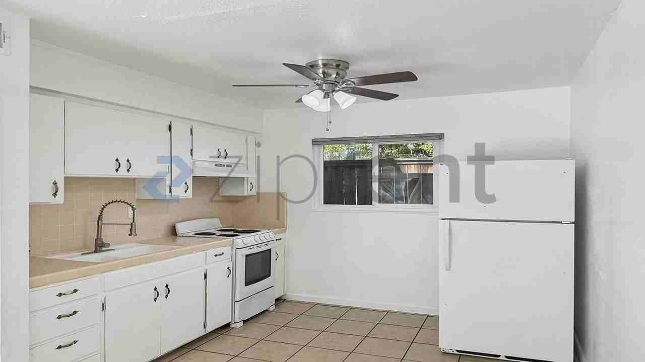 132 W 18th St #2 - Photo 7 of 15