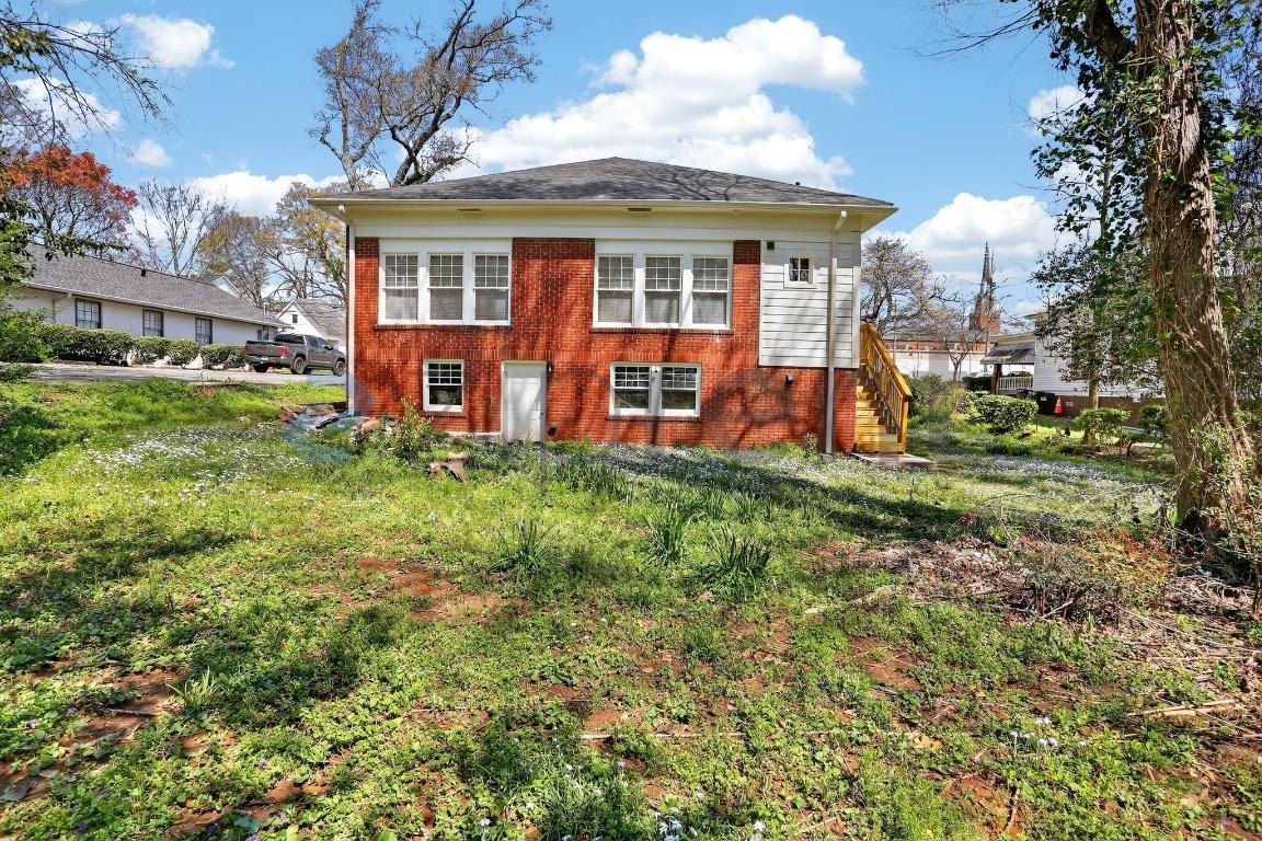 1656 Ware Ave - Photo 5 of 23