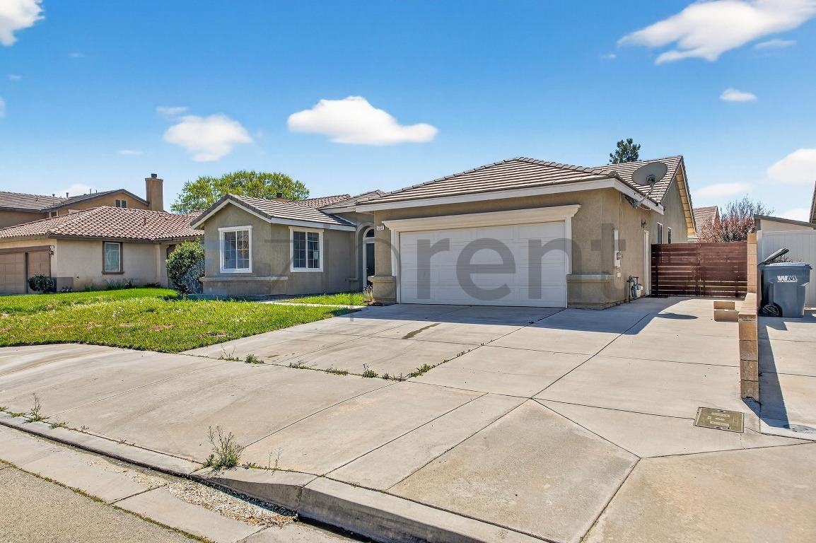 6304 Starview Dr - Photo 4 of 29