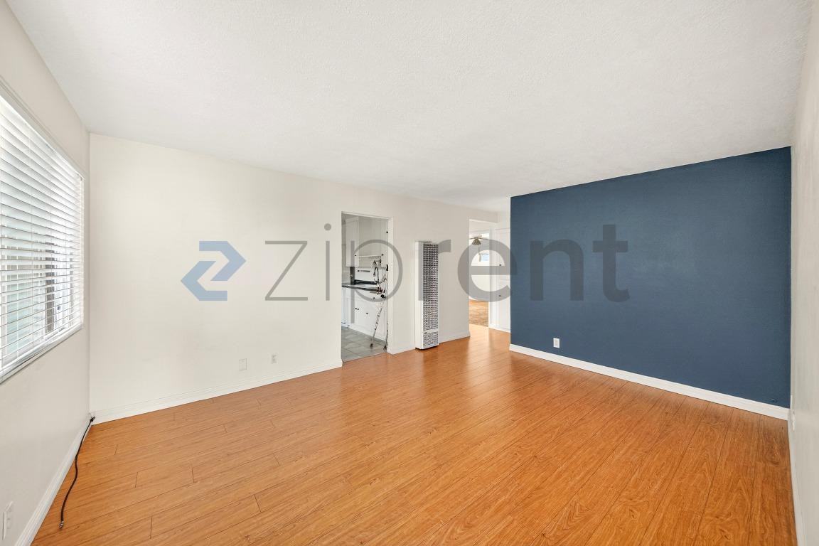 705 S Pacific Coast Hwy #D - Photo 6 of 13