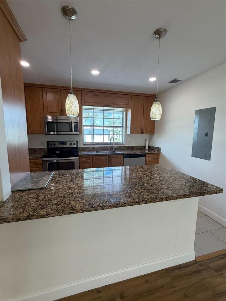 2017 South Seacrest Boulevard #D - Photo 4 of 9