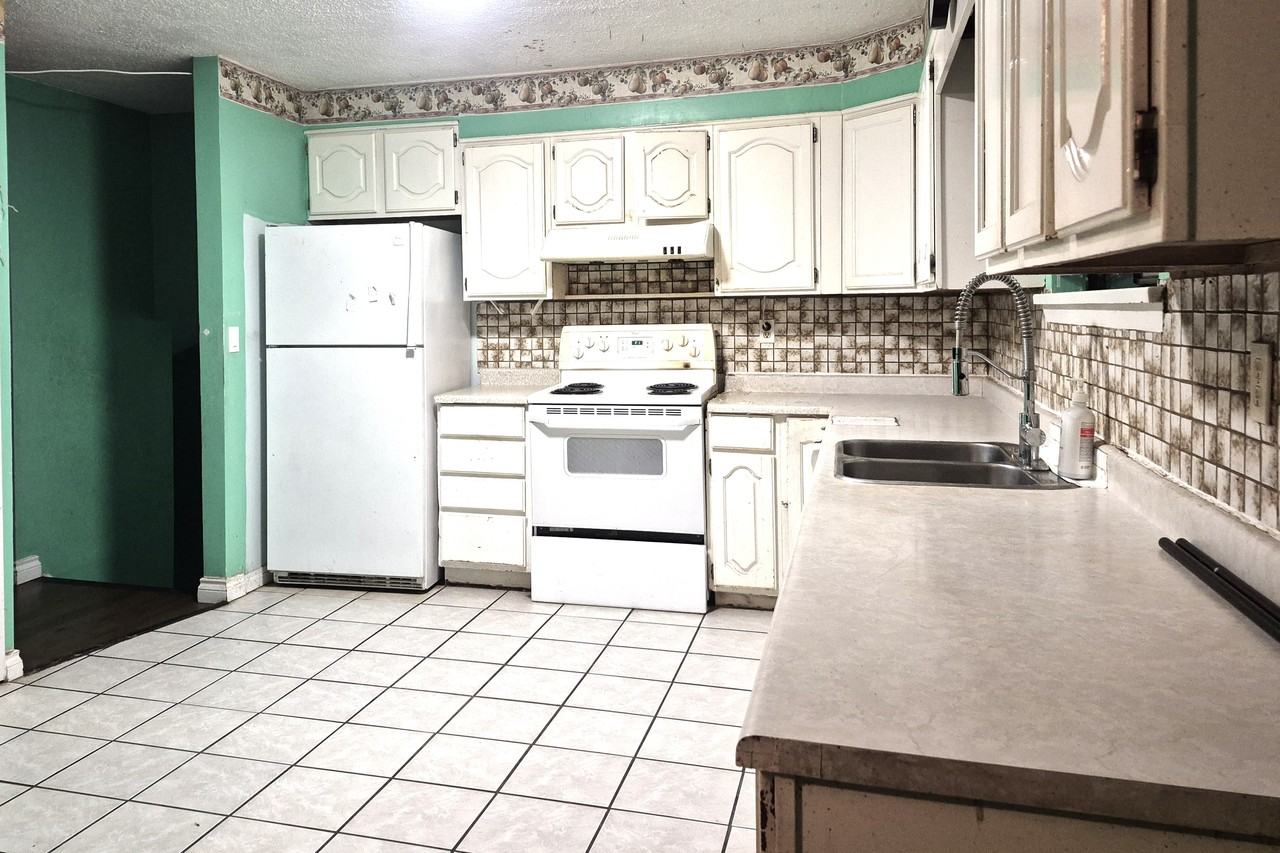 9774 134 Street - Photo 3 of 24