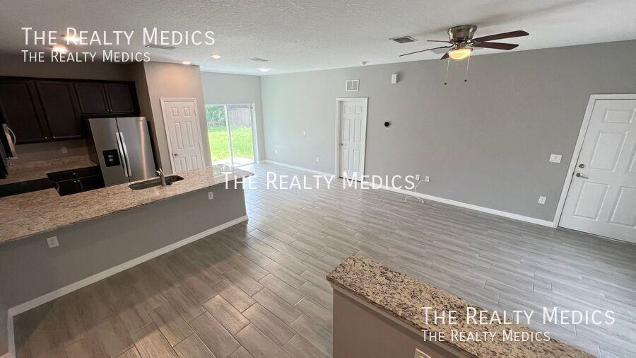 561 Searle Ave Sw - Photo 6 of 32