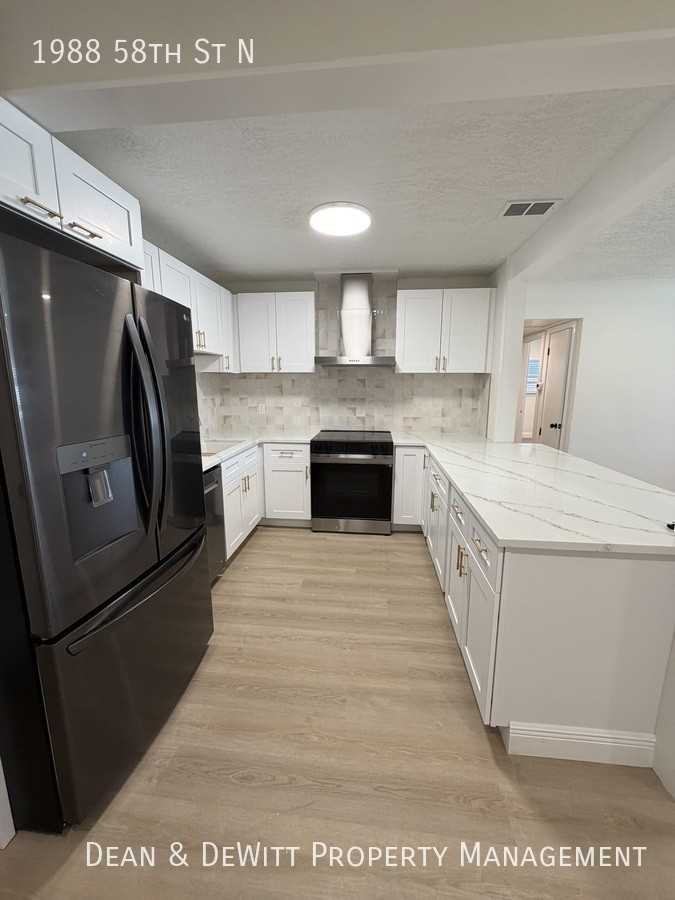 1988 58th St N - Photo 6 of 24