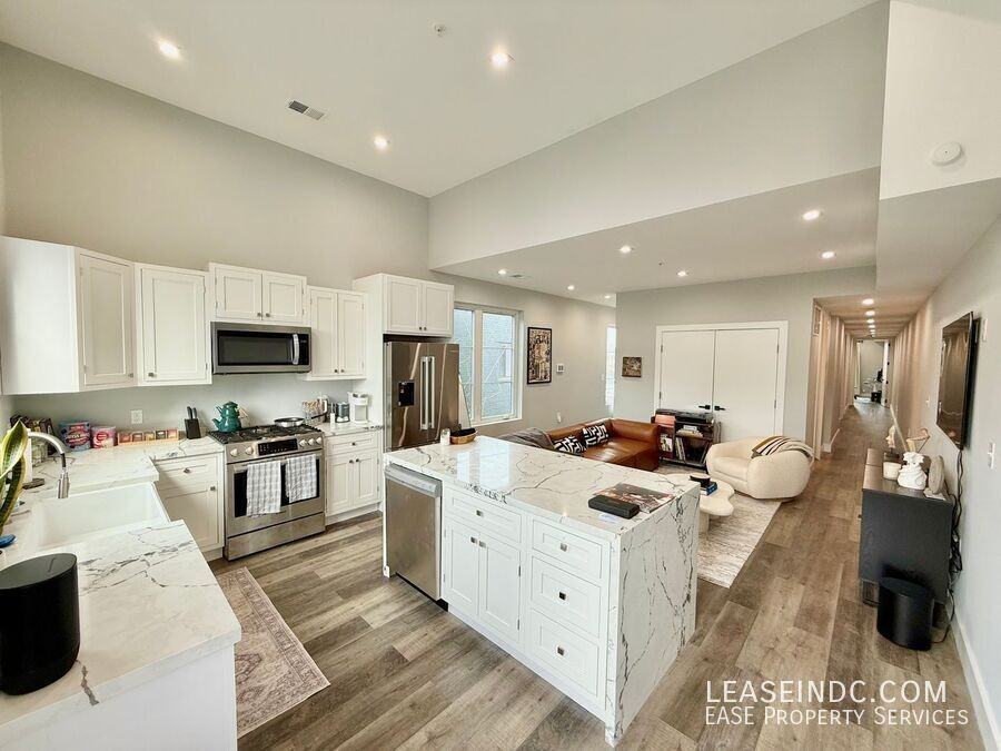 1262 Holbrook Ter Ne #C - Photo 7 of 29