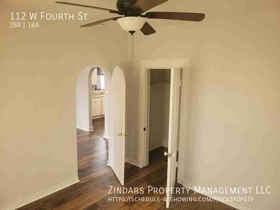 112 W 4th St - Photo 4 of 9