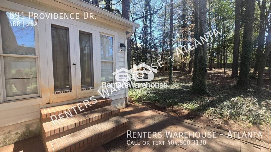 891 Providence Dr - Photo 2 of 14