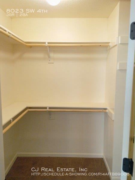 8023 Sw 4th St - Photo 7 of 9