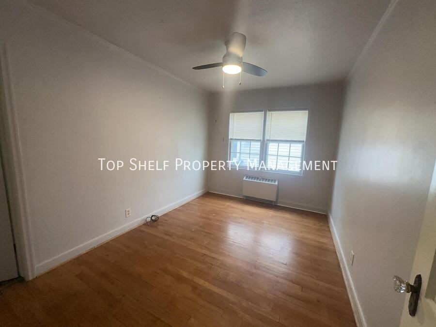 2303 E 9th St #3 - Photo 4 of 7