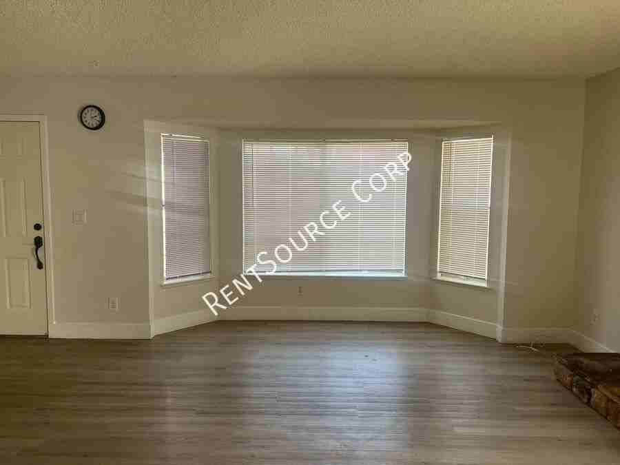 43837 David St - Photo 2 of 22