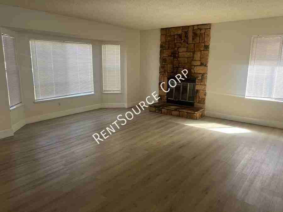 43837 David St - Photo 3 of 22