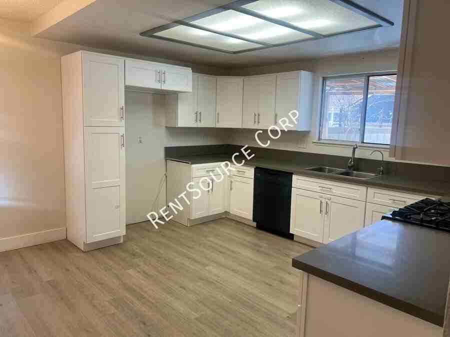 43837 David St - Photo 6 of 22