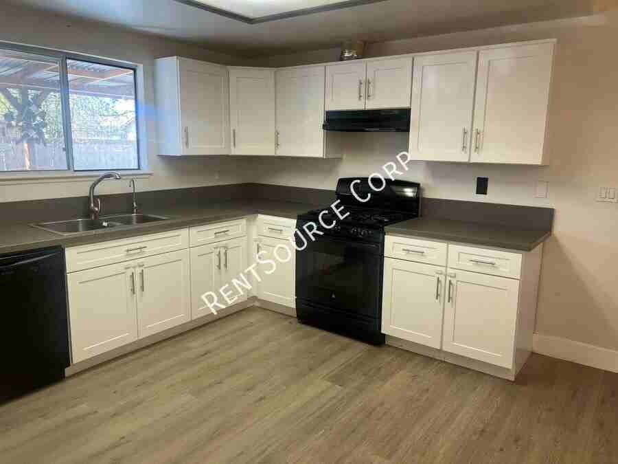 43837 David St - Photo 7 of 22