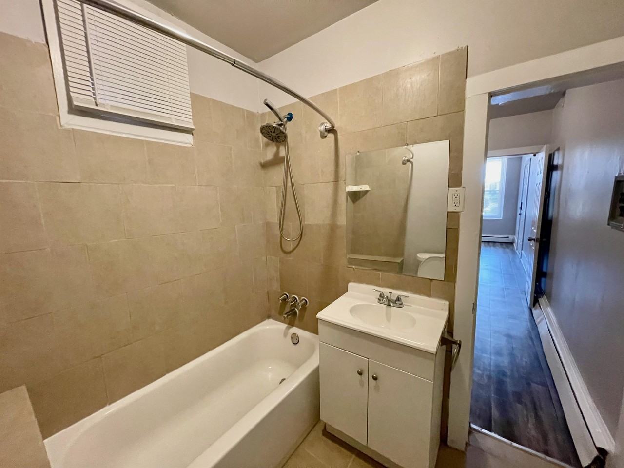 1313 W Allegheny Ave #1F - Photo 5 of 8