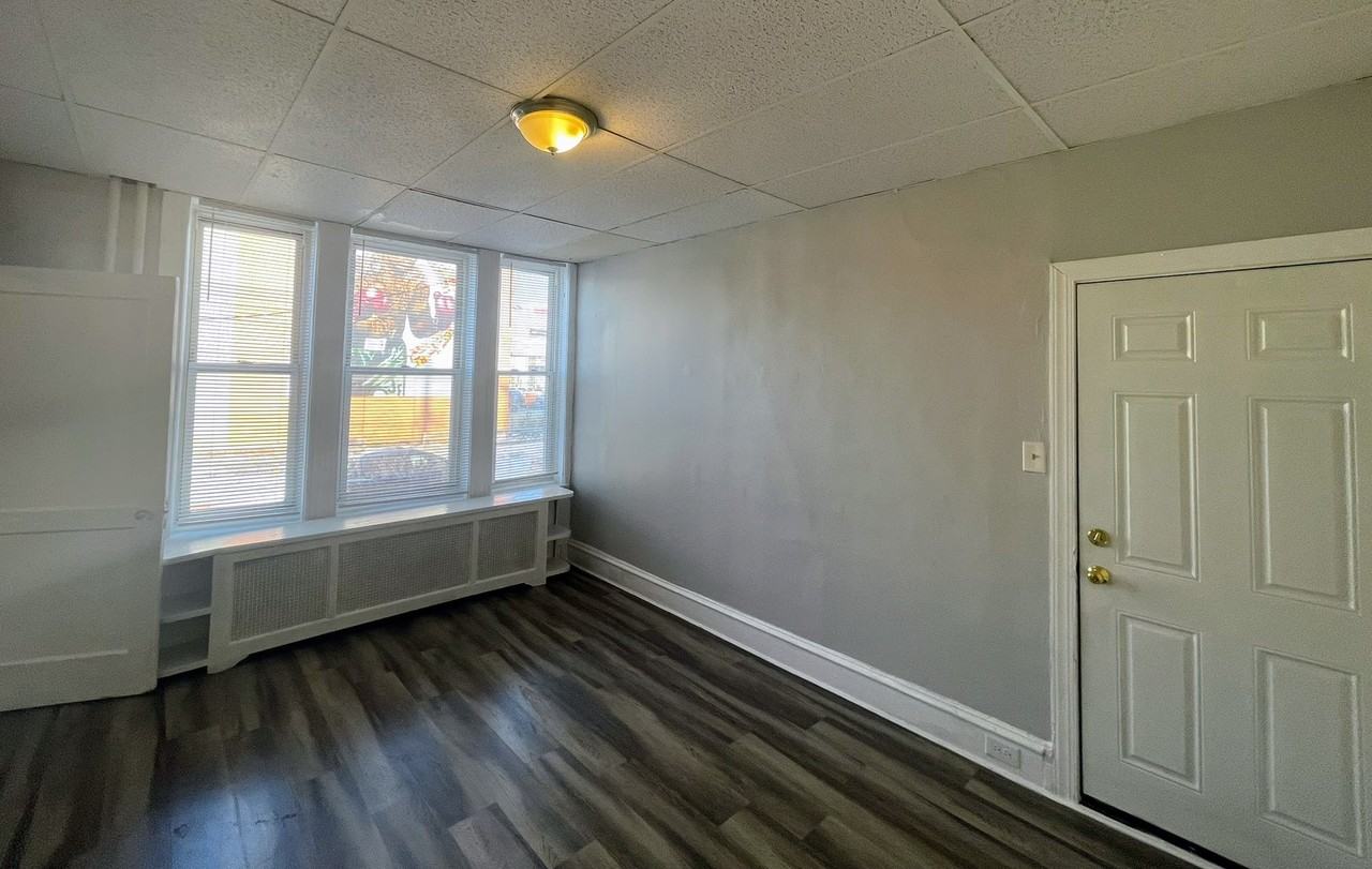 1242 W Allegheny Ave #1R - Photo 6 of 10