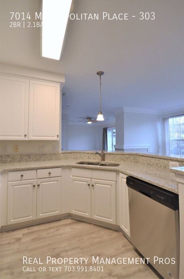 7014 Metropolitan Pl #303 - Photo 5 of 28