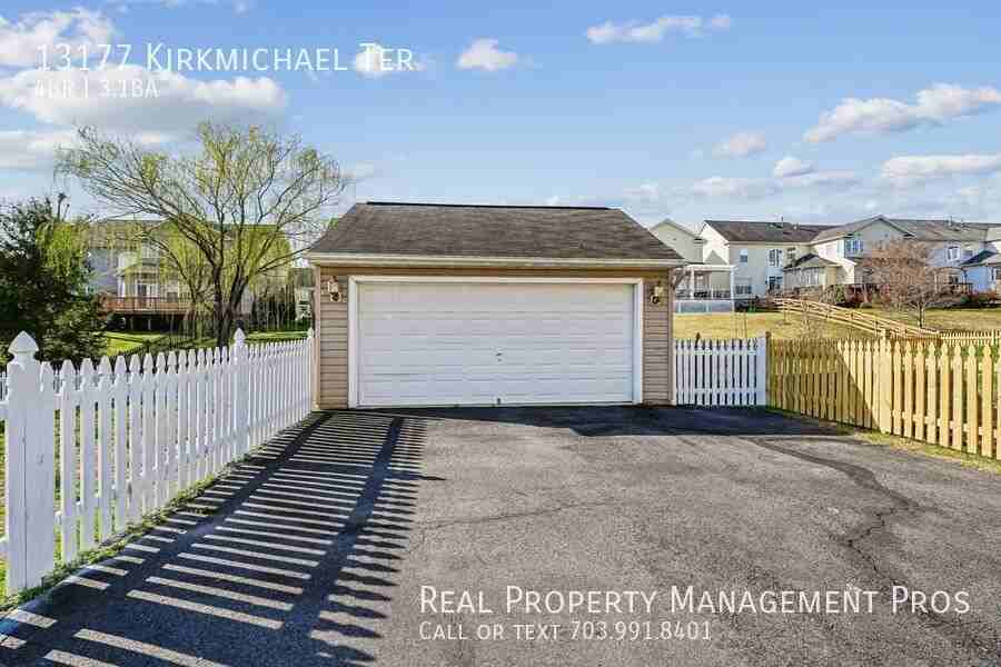 13177 Kirkmichael Ter - Photo 4 of 34